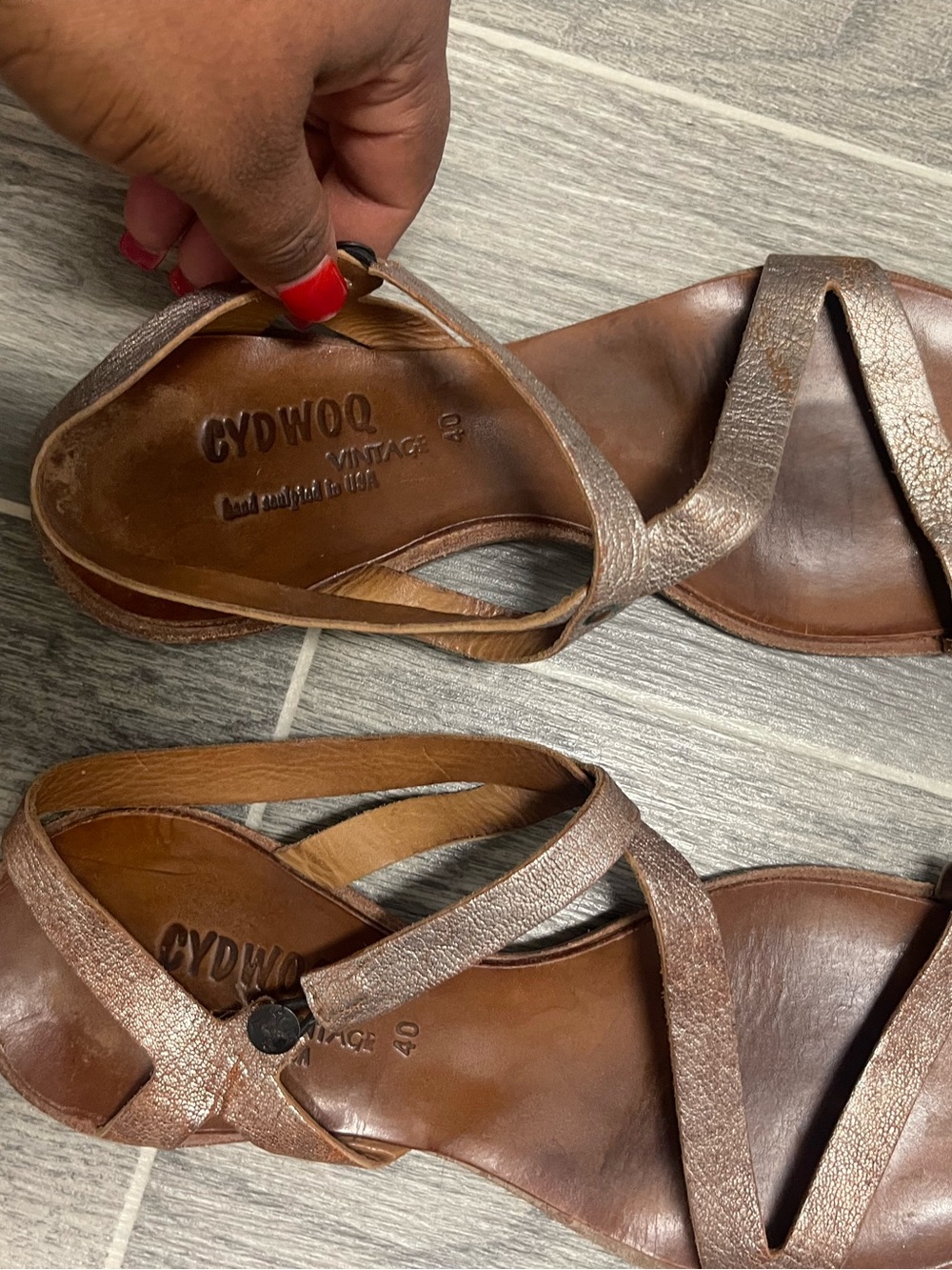 GYDWQQ Vintage Women's Brown Leather Strappy Sandals